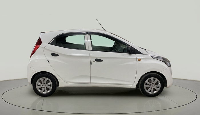 2016 Hyundai Eon MAGNA +, Petrol, Manual, 82,714 km, Right Side View