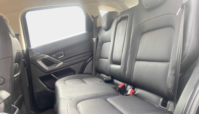 2020 Tata Harrier XZA 2.0L DARK EDITION, Diesel, Automatic, 29,027 km, Right Side Rear Door Cabin