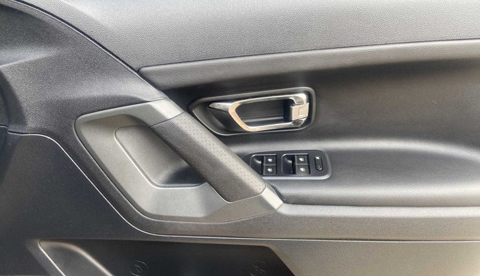 2020 Tata Harrier XZA 2.0L DARK EDITION, Diesel, Automatic, 29,027 km, Driver Side Door Panels Control