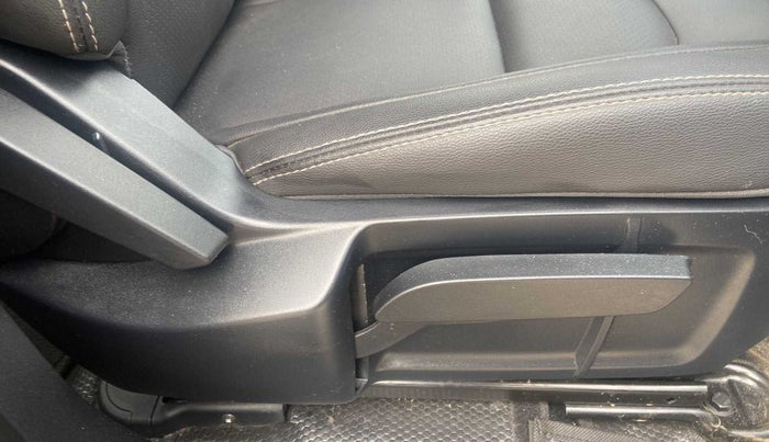 2020 Tata Harrier XZA 2.0L DARK EDITION, Diesel, Automatic, 29,027 km, Driver Side Adjustment Panel