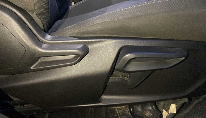 2020 Tata NEXON XZA PLUS (O) DIESEL DUAL TONE, Diesel, Automatic, 37,694 km, Driver Side Adjustment Panel