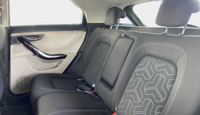 2020 Tata NEXON XZA PLUS (O) DIESEL DUAL TONE, Diesel, Automatic, 37,694 km, Right Side Rear Door Cabin