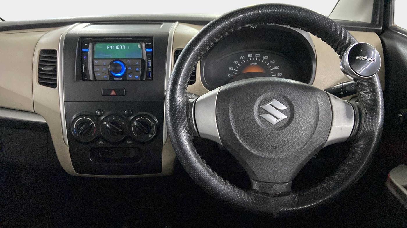 2018 Maruti Wagon R 1.0 LXI CNG, CNG, Manual, 16,412 km, Steering Wheel Close Up