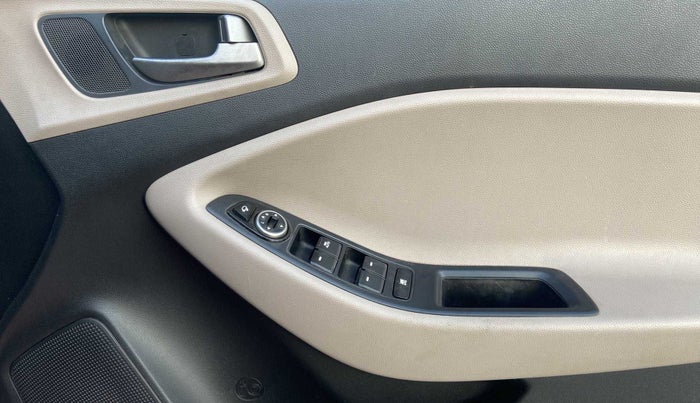 2015 Hyundai Elite i20 SPORTZ 1.2, Petrol, Manual, 52,095 km, Driver Side Door Panels Control