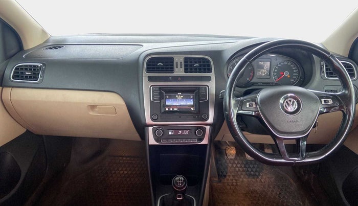 2017 Volkswagen Ameo HIGHLINE1.2L, Petrol, Manual, 27,385 km, Dashboard