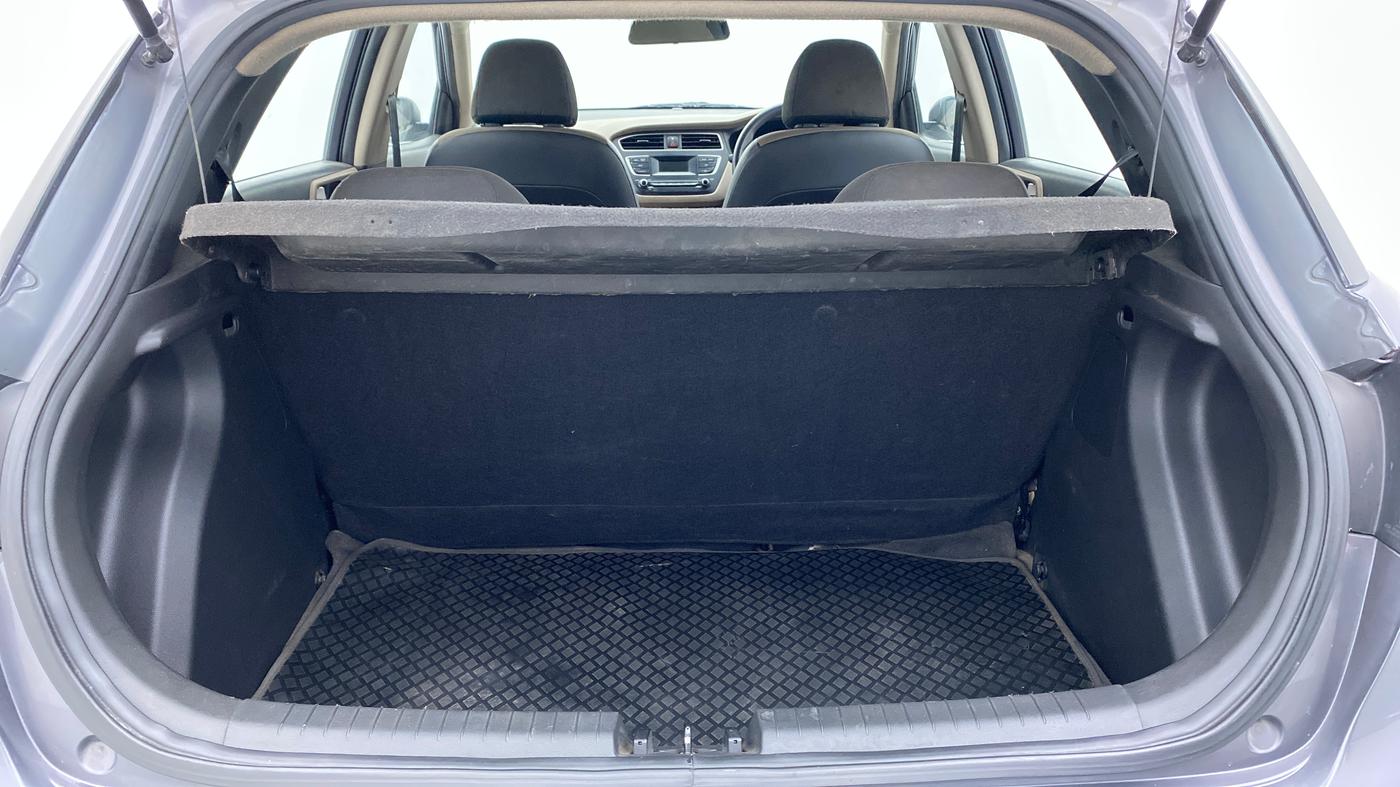 2018 Hyundai Elite i20 Magna Executive 1.2, Petrol, Manual, 37,950 km, Boot Inside