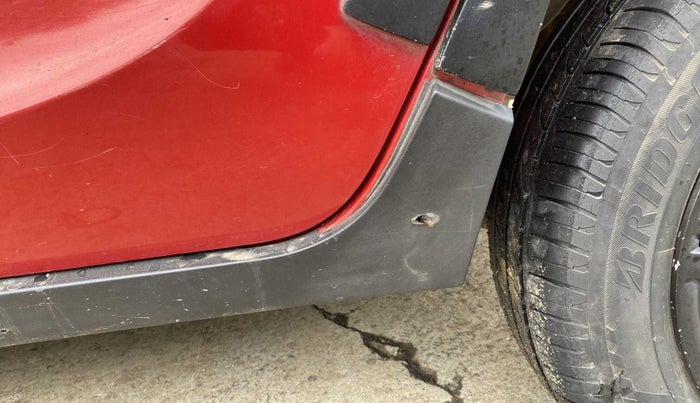 2017 Mahindra Kuv100 K4 6 STR, Petrol, Manual, 62,711 km, Left running board - Cladding has minor damage