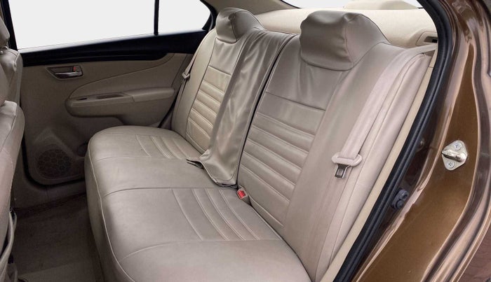 2014 Maruti Ciaz VXI+, Petrol, Manual, 62,346 km, Right Side Rear Door Cabin