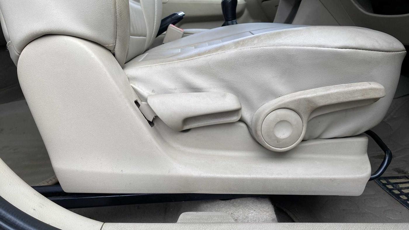 2014 Maruti Ciaz VXI+, Petrol, Manual, 62,346 km, Driver Side Adjustment Panel