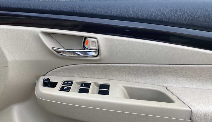 2014 Maruti Ciaz VXI+, Petrol, Manual, 62,346 km, Driver Side Door Panels Control