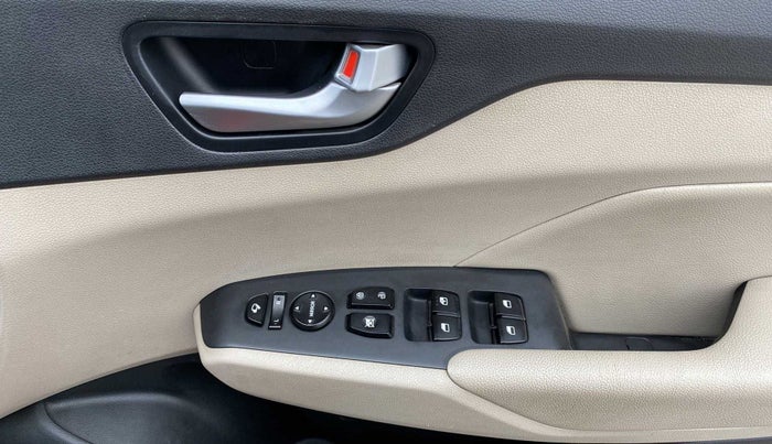 2018 Hyundai Verna 1.6 VTVT SX O, Petrol, Manual, 43,477 km, Driver Side Door Panels Control