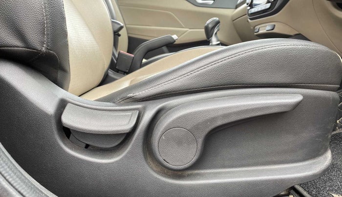 2018 Hyundai Verna 1.6 VTVT SX O, Petrol, Manual, 43,477 km, Driver Side Adjustment Panel