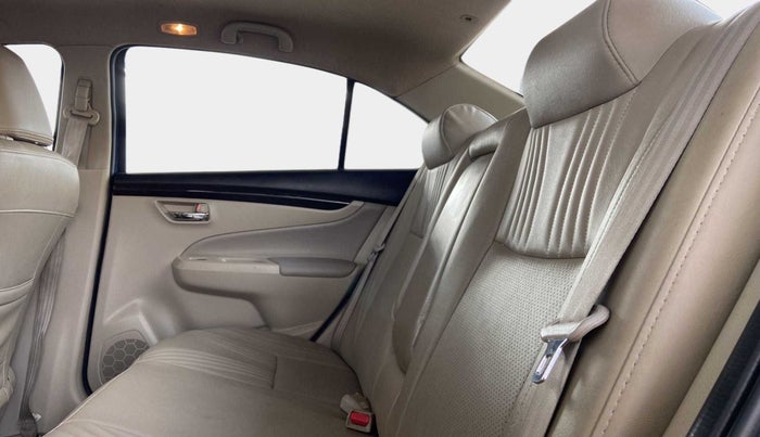 2017 Maruti Ciaz ZETA 1.4  MT PETROL, Petrol, Manual, 67,101 km, Right Side Rear Door Cabin