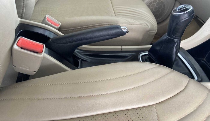 2017 Maruti Ciaz ZETA 1.4  MT PETROL, Petrol, Manual, 67,101 km, Gear Lever