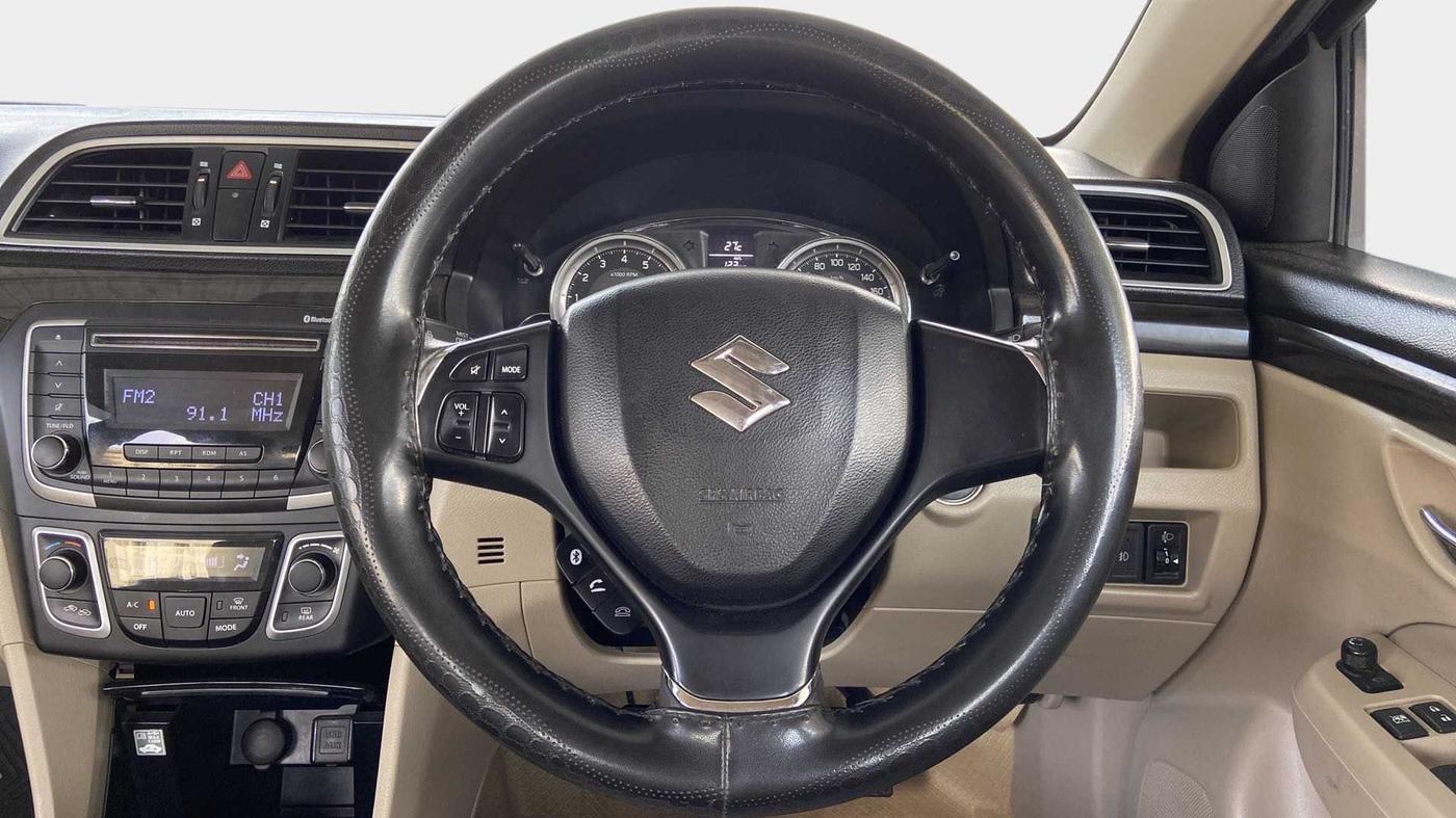 2017 Maruti Ciaz ZETA 1.4  MT PETROL, Petrol, Manual, 67,101 km, Steering Wheel Close Up