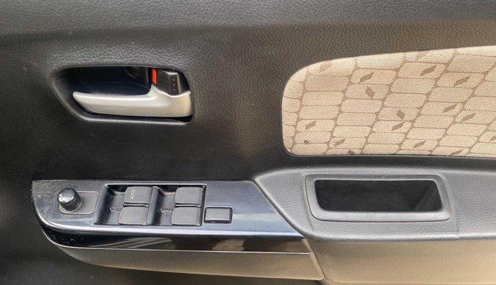 2017 Maruti Wagon R 1.0 VXI+, CNG, Manual, 95,768 km, Driver Side Door Panels Control