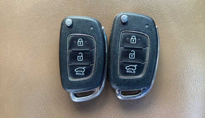 2016 Hyundai Creta SX 1.6 DIESEL, Diesel, Manual, 96,885 km, Key Close Up