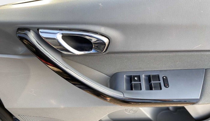 2020 Tata TIGOR XZA PLUS PETROL, Petrol, Automatic, 29,121 km, Driver Side Door Panels Control
