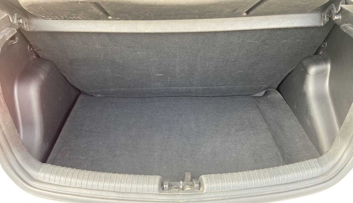 2015 Hyundai Grand i10 MAGNA 1.2 KAPPA VTVT, Petrol, Manual, 71,967 km, Boot Inside