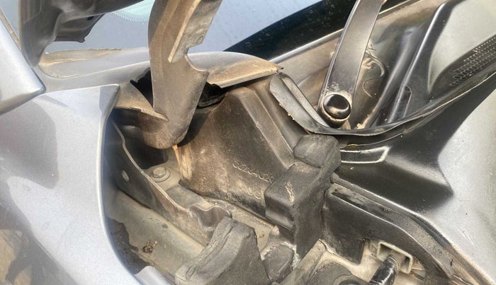 2018 Jeep Compass LIMITED 1.4 PETROL AT, Petrol, Automatic, 65,844 km, Bonnet (hood) - Cowl vent panel has minor damage