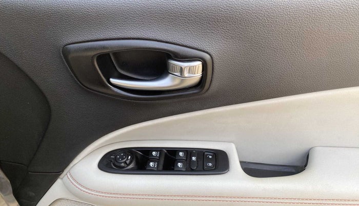 2018 Jeep Compass LIMITED 1.4 PETROL AT, Petrol, Automatic, 65,844 km, Driver Side Door Panels Control