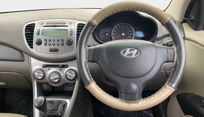 2015 Hyundai i10 SPORTZ 1.1, Petrol, Manual, 71,878 km, Steering Wheel Close Up