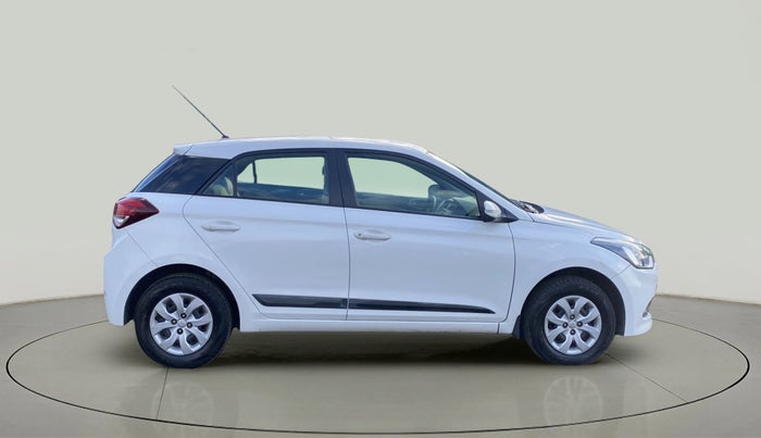 2017 Hyundai Elite i20 SPORTZ 1.2, Petrol, Manual, 21,054 km, Right Side View
