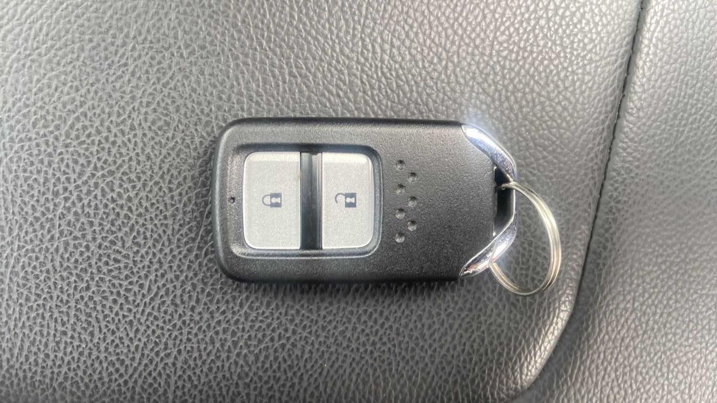 2020 Honda WR-V 1.2L I-VTEC VX MT, Petrol, Manual, 13,979 km, Key Close Up
