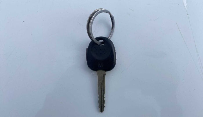 2018 Hyundai Eon ERA +, Petrol, Manual, 73,596 km, Key Close Up