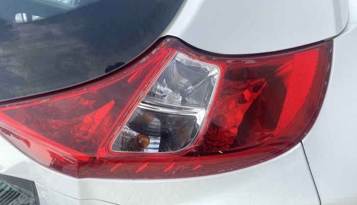 2018 Hyundai Eon ERA +, Petrol, Manual, 73,596 km, Left tail light - Minor damage