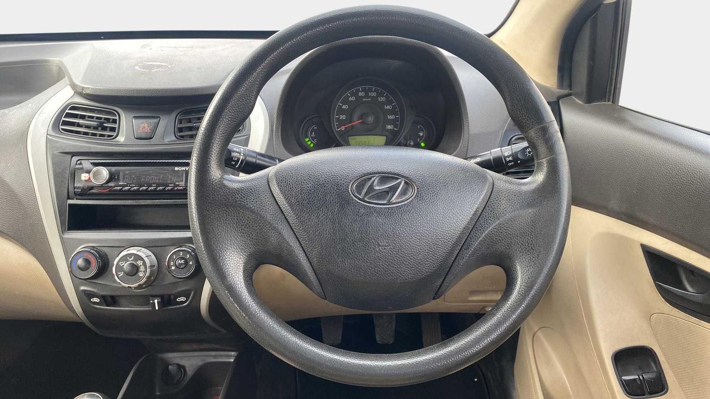2018 Hyundai Eon ERA +, Petrol, Manual, 73,596 km, Steering Wheel Close Up