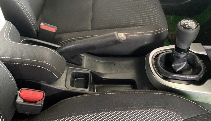 2019 Honda WR-V 1.2L I-VTEC VX MT, Petrol, Manual, 38,125 km, Gear Lever