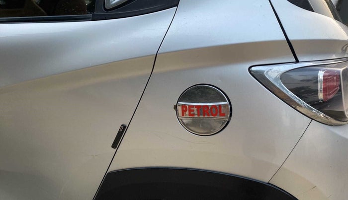 2018 Mahindra KUV 100 NXT K2 P 6 STR, Petrol, Manual, 52,257 km, Left quarter panel - Slightly dented