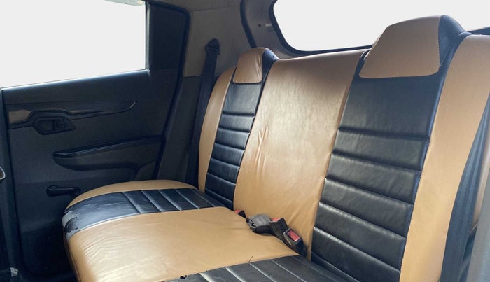 2018 Mahindra KUV 100 NXT K2 P 6 STR, Petrol, Manual, 52,257 km, Right Side Rear Door Cabin
