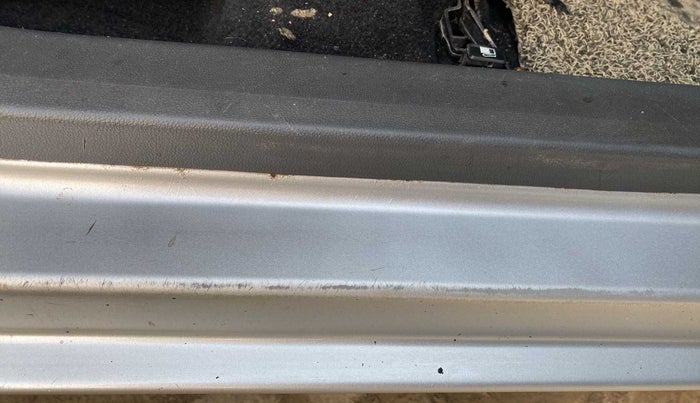 2018 Mahindra KUV 100 NXT K2 P 6 STR, Petrol, Manual, 52,257 km, Right running board - Minor scratches