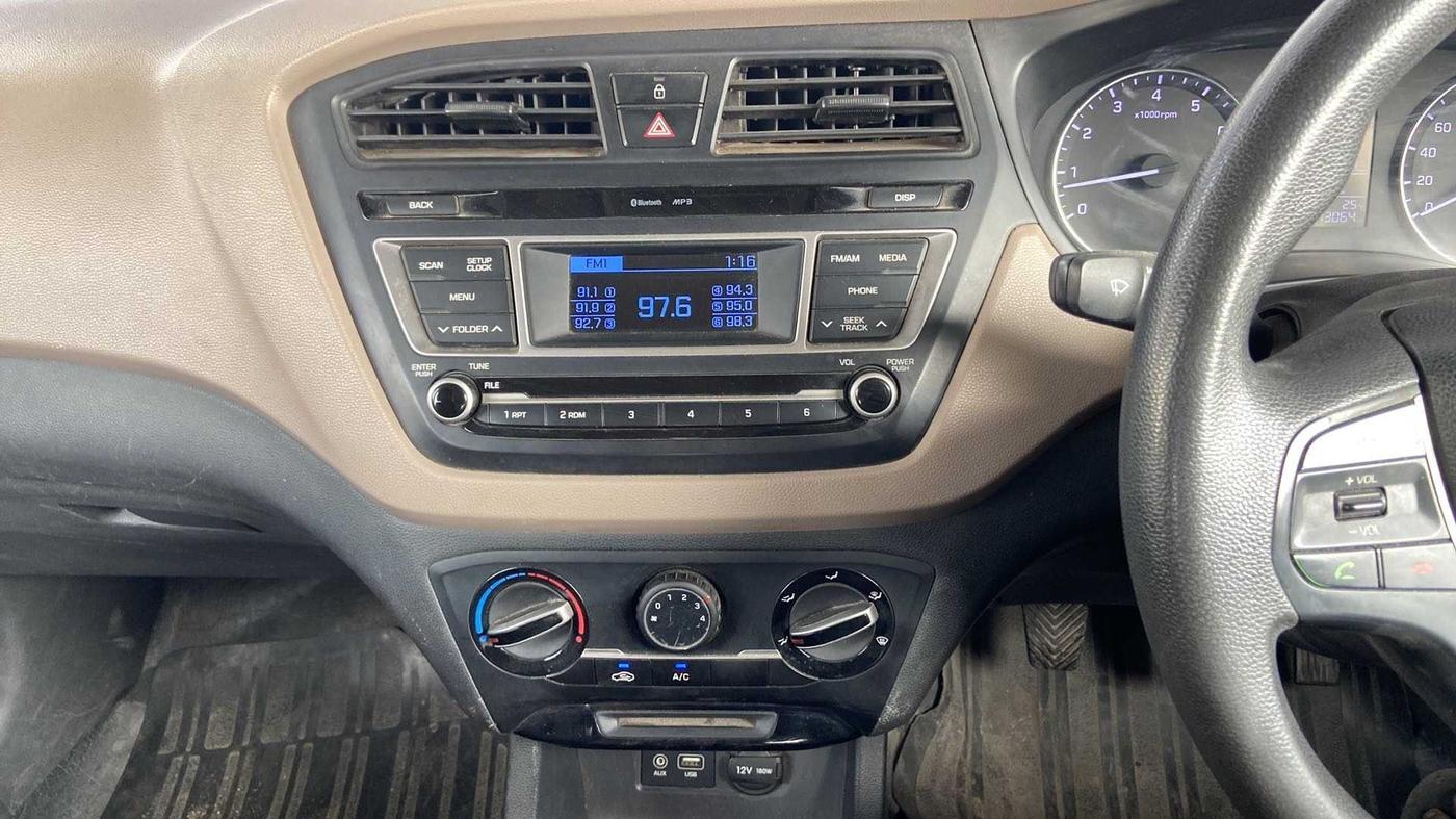 2017 Hyundai Elite i20 MAGNA 1.2, Petrol, Manual, 72,867 km, Air Conditioner