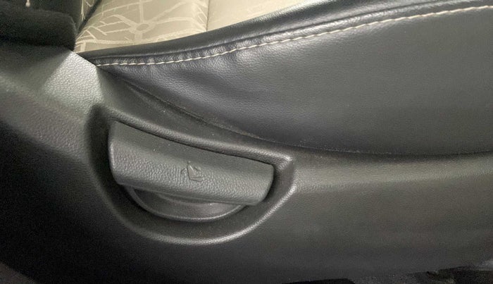 2019 Hyundai Grand i10 SPORTZ AT 1.2 KAPPA VTVT, Petrol, Automatic, 39,536 km, Driver Side Adjustment Panel