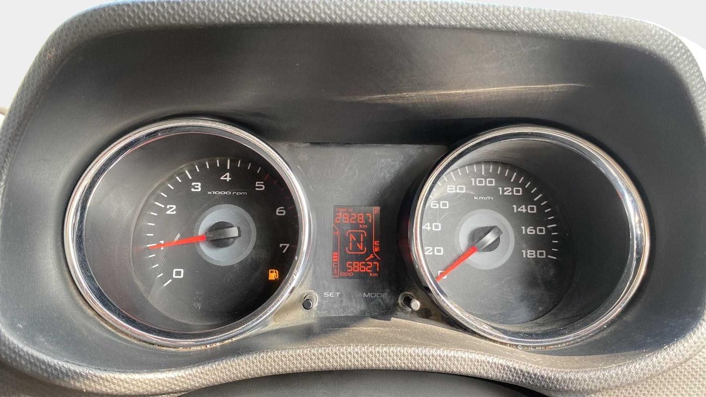 2015 Mahindra TUV300 T8, Diesel, Manual, 58,663 km, Odometer Image