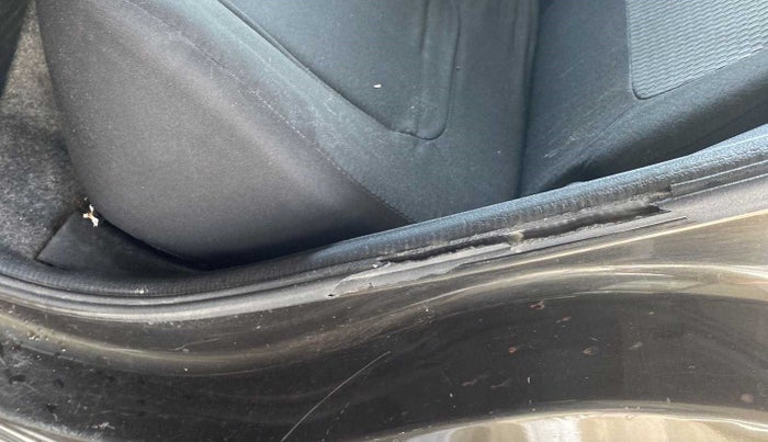 2018 Renault Kwid RXT 1.0, Petrol, Manual, 38,674 km, Left C pillar - Trim cover damaged