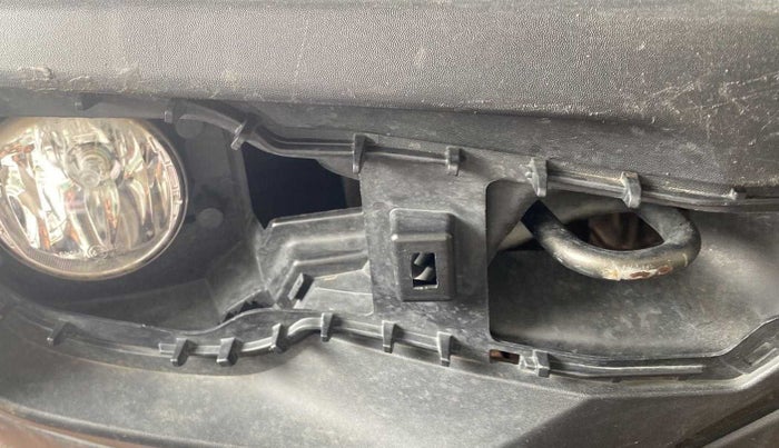 2018 Renault Kwid RXT 1.0, Petrol, Manual, 38,674 km, Right fog light - Fog Light cover missing