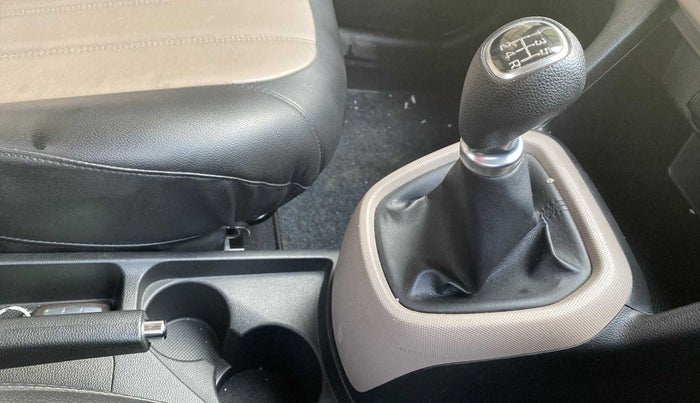 2019 Hyundai Grand i10 ASTA 1.2 KAPPA VTVT, Petrol, Manual, 25,865 km, Gear Lever