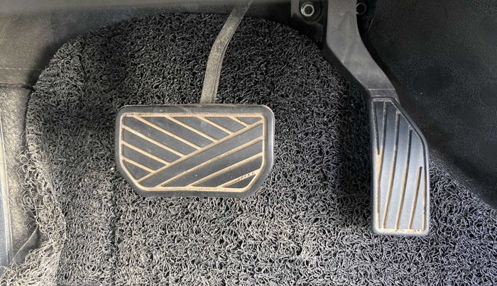2020 Maruti Vitara Brezza VXI AT SHVS, Petrol, Automatic, 42,035 km, Pedals