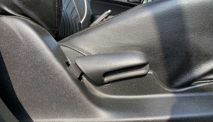 2020 Maruti Vitara Brezza VXI AT SHVS, Petrol, Automatic, 42,035 km, Driver Side Adjustment Panel