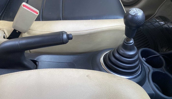 2015 Honda Amaze 1.2L I-VTEC VX, Petrol, Manual, 69,994 km, Gear Lever