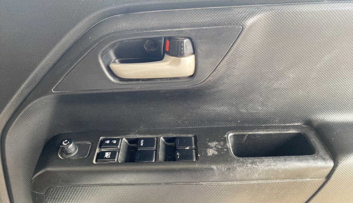 2021 Maruti New Wagon-R VXI 1.0, Petrol, Manual, 40,761 km, Driver Side Door Panels Control