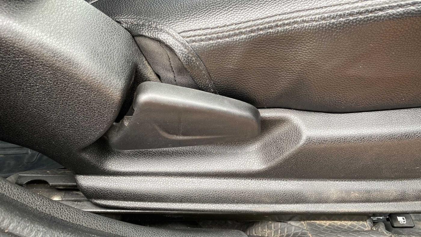 2021 Renault Kwid RXL 1.0, Petrol, Manual, 7,239 km, Driver Side Adjustment Panel