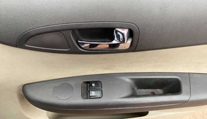 2012 Hyundai i20 ERA 1.2, Petrol, Manual, 32,046 km, Driver Side Door Panels Control