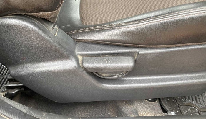 2012 Hyundai i20 ERA 1.2, Petrol, Manual, 32,046 km, Driver Side Adjustment Panel