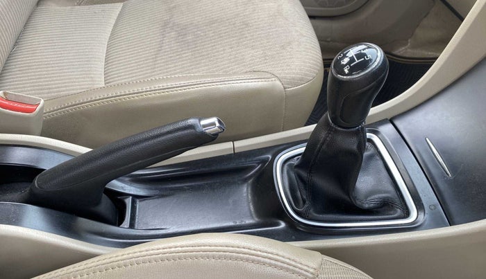 2015 Maruti Ciaz ZXI, Petrol, Manual, 53,004 km, Gear Lever