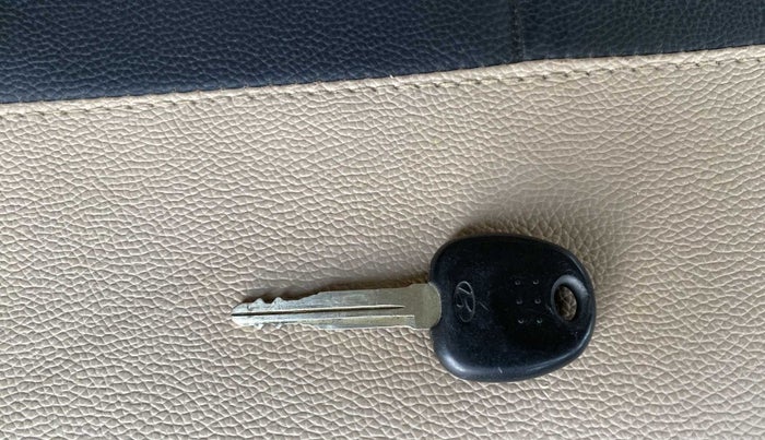 2018 Hyundai Eon ERA +, Petrol, Manual, 53,426 km, Key Close Up
